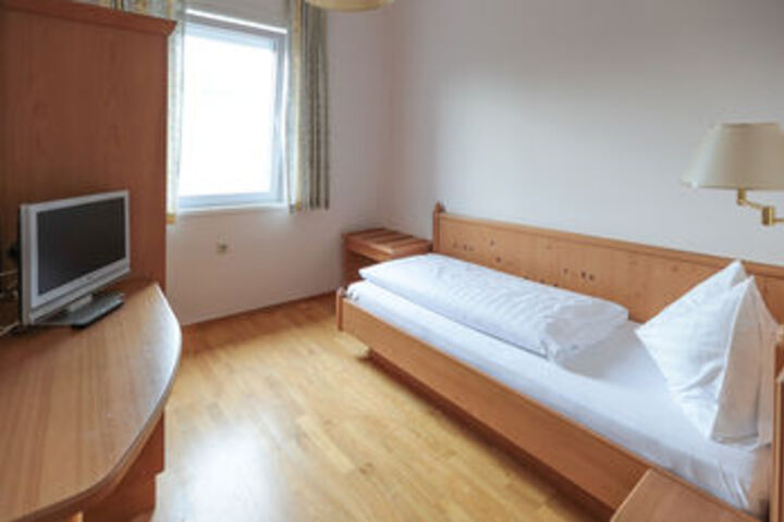 Room 7 of 23