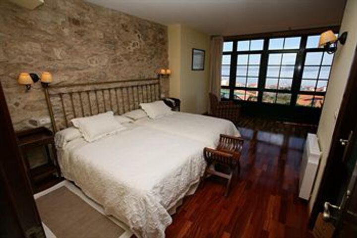 Room 11 of 35