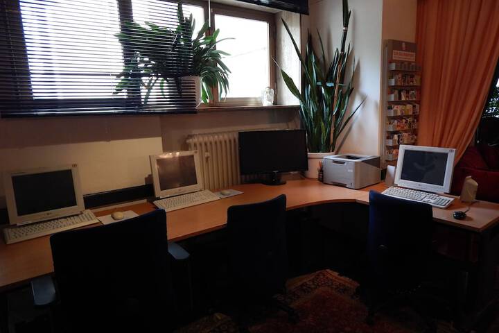 Business Center 51 of 54
