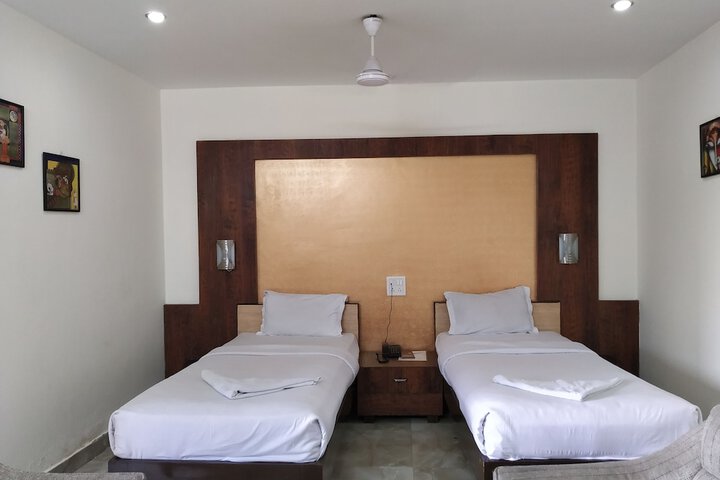 Room 18 of 36