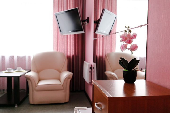 Room 10 of 75