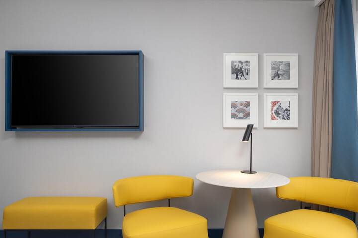 Room 63 of 119