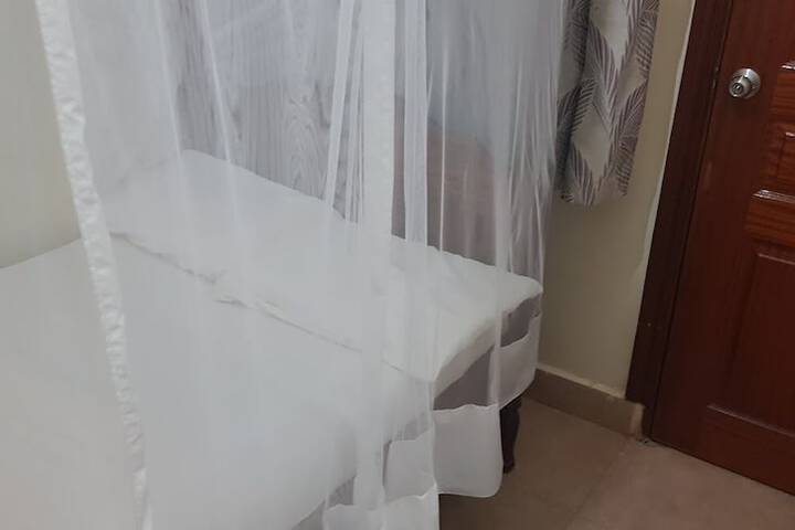 Room 8 of 40