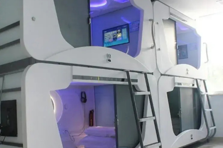 Room 4 of 11