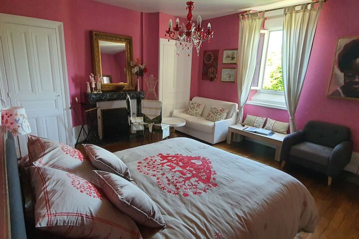 Room 43 of 193