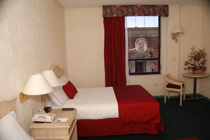 Room 33 of 70