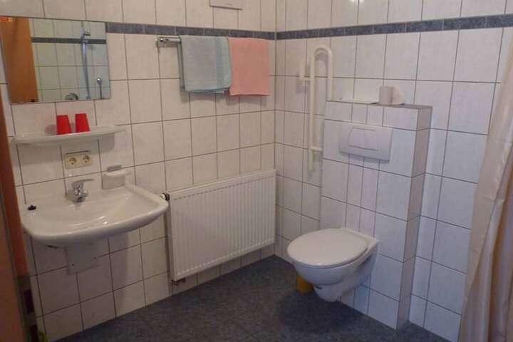 Room 8 of 13
