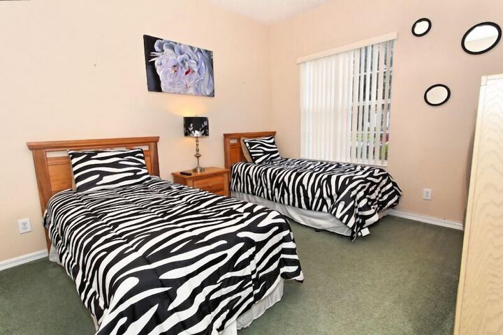 Room 4 of 20