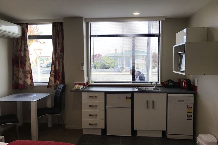 Room 14 of 100