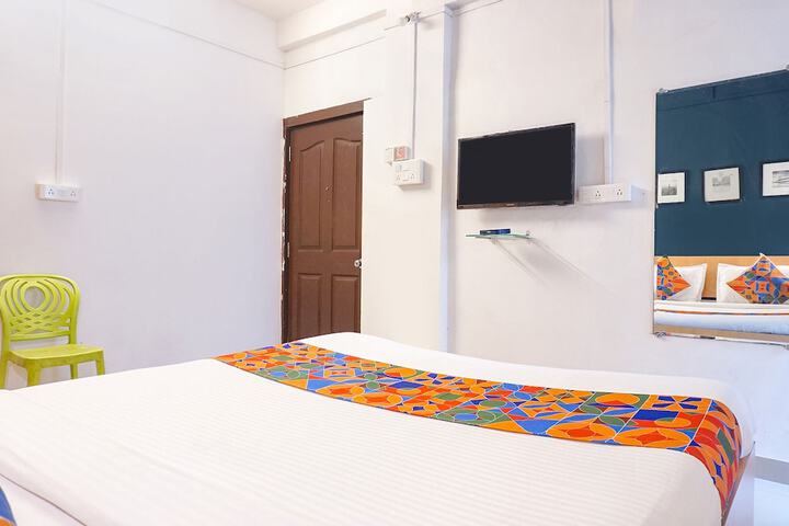 Room 17 of 37