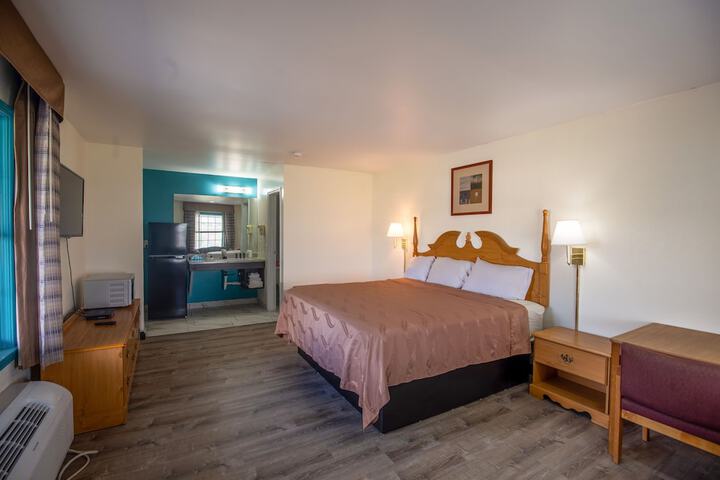 Room 12 of 28