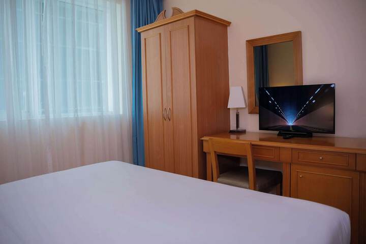 Room 25 of 156