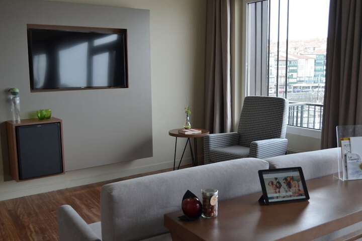 Room 14 of 121
