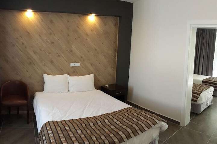 Room 6 of 97