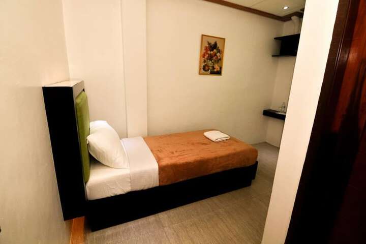 Room 14 of 35