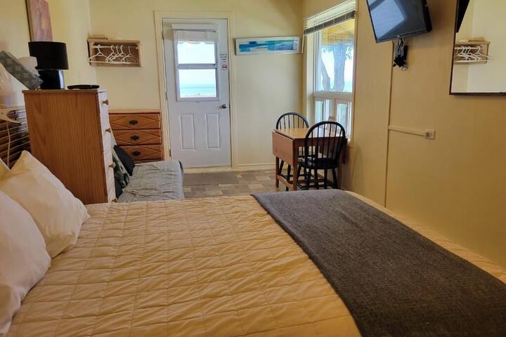 Room 9 of 68