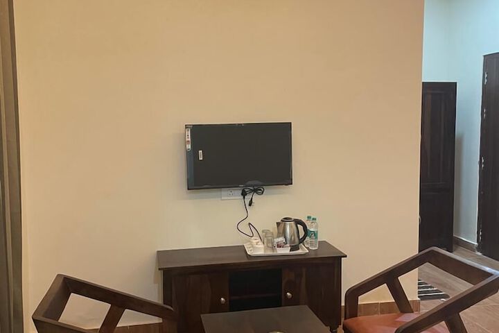 Room 2 of 15