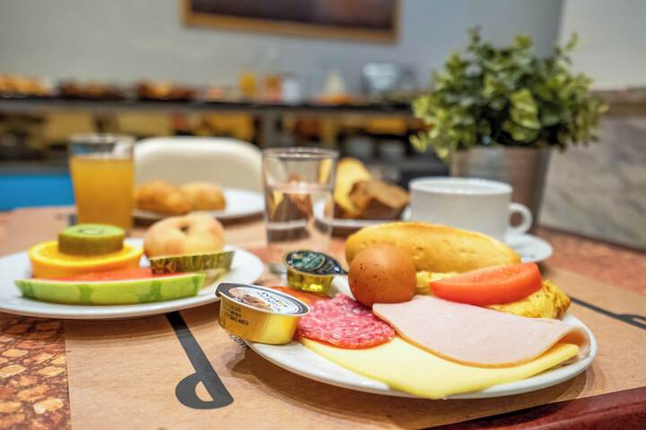 Breakfast meal