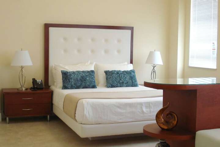 Room 6 of 129