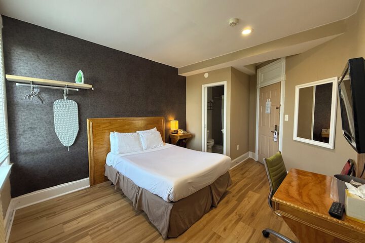 Room 19 of 66