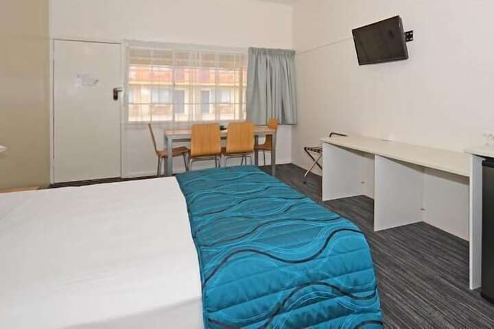 Room 28 of 48