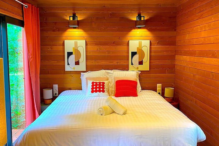 Room 17 of 38