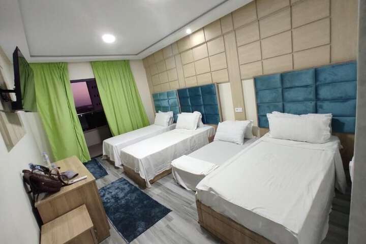 Room 7 of 10