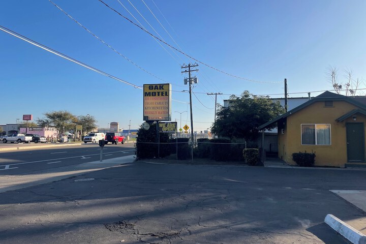 Oak Motel Modesto CA in Modesto, CA