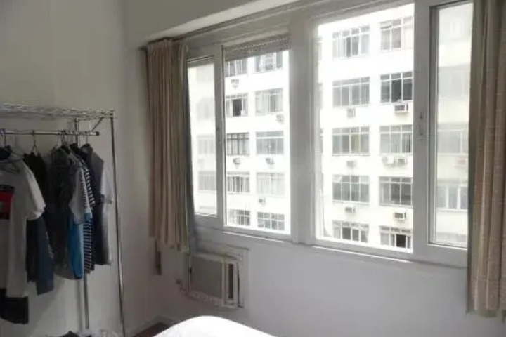 Room 3 of 8
