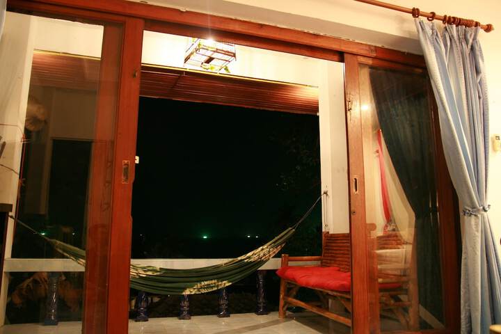 Room 4 of 23