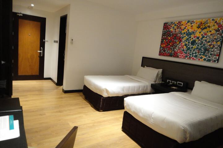 Room 32 of 59
