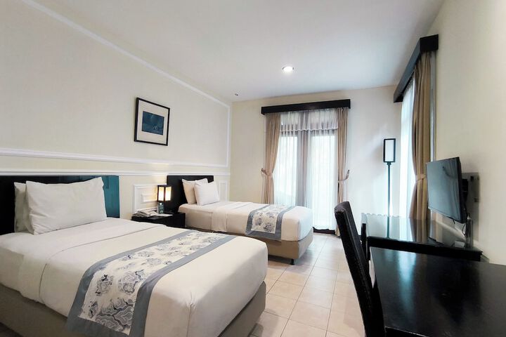 Room 10 of 38