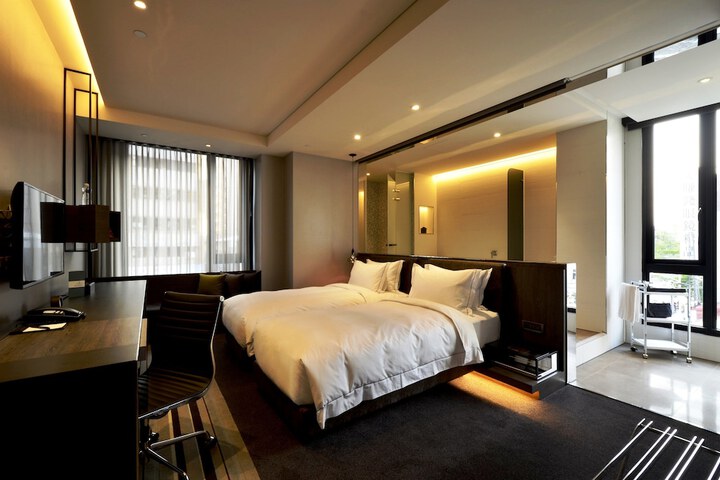 Room 50 of 82