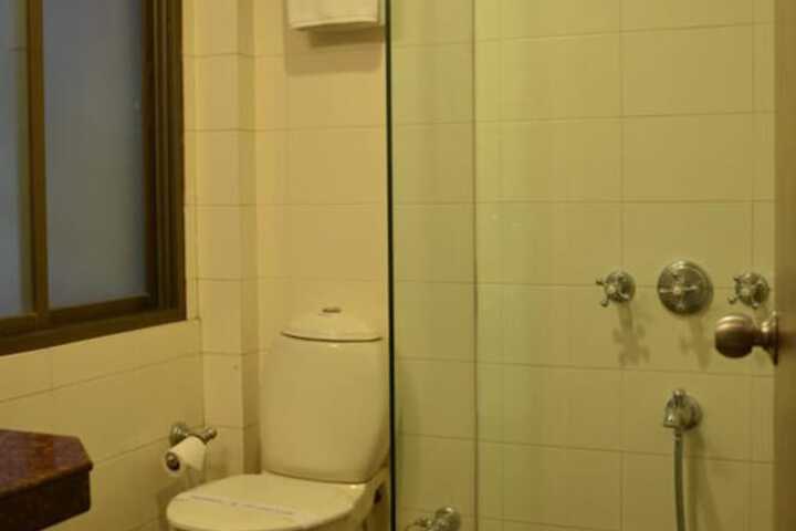 Room 14 of 34