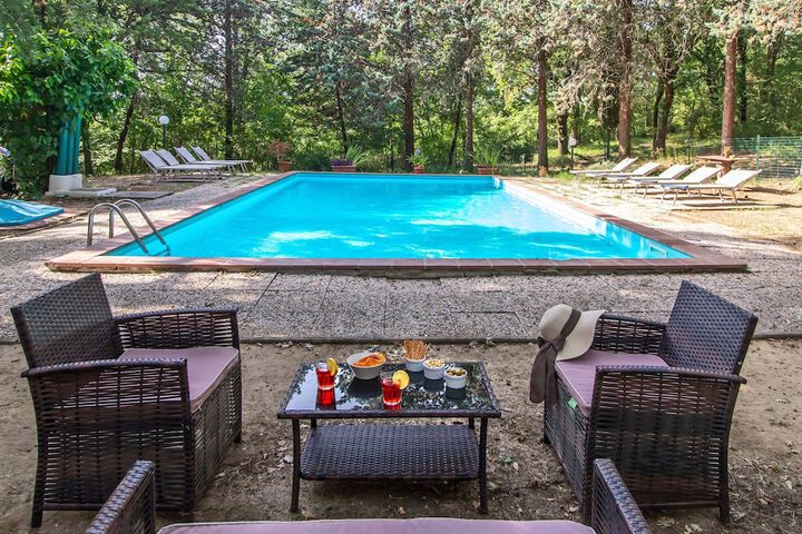Pool 72 of 121