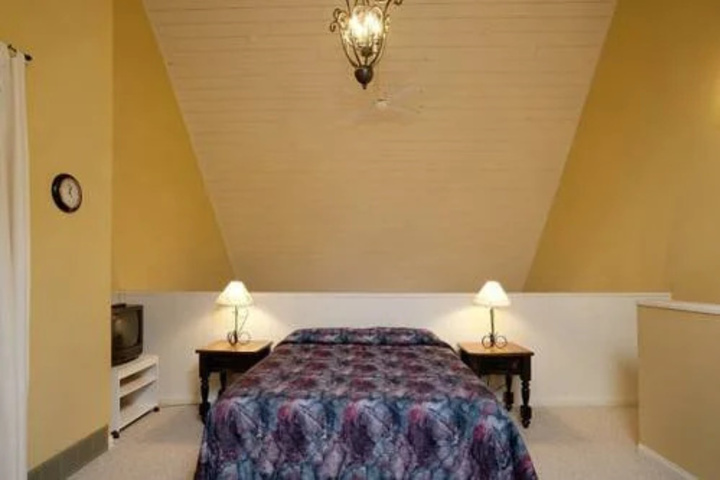 Room 2 of 13