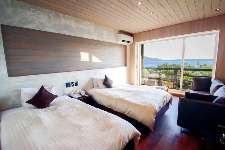 Room 3 of 45