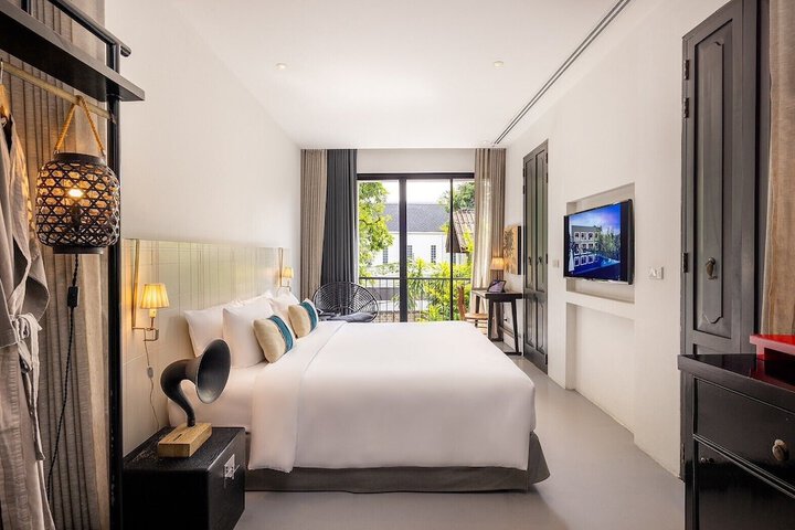 Room 4 of 40