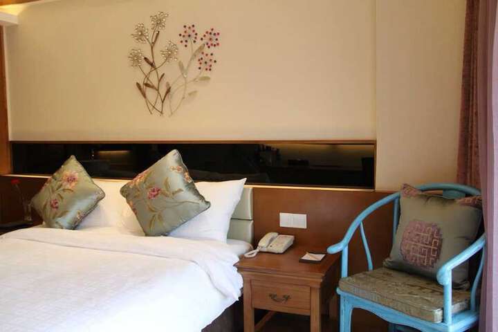 Room 16 of 70