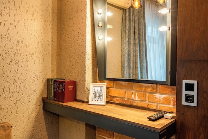 Room 95 of 186