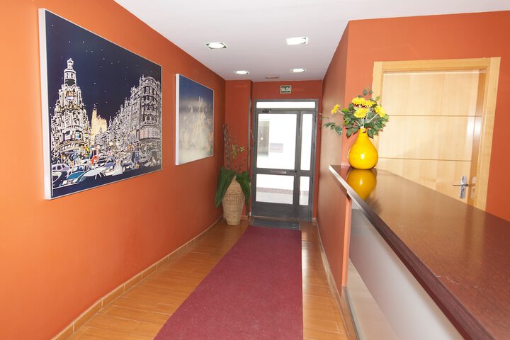 Entrance & Lobby