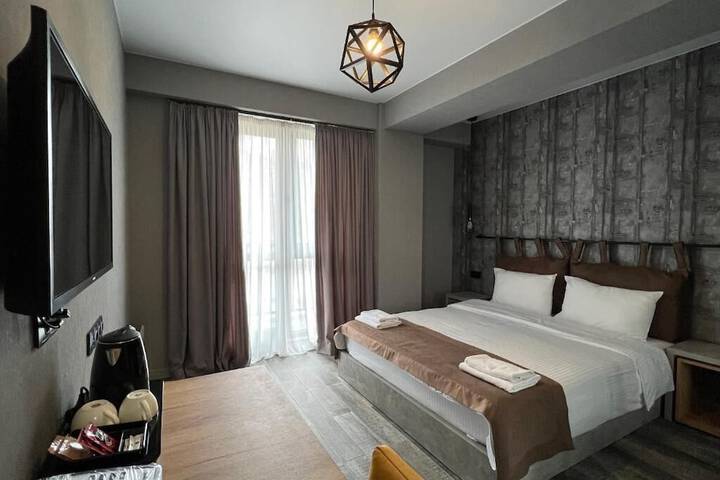 Room 33 of 92
