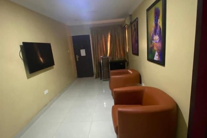 Room 27 of 31