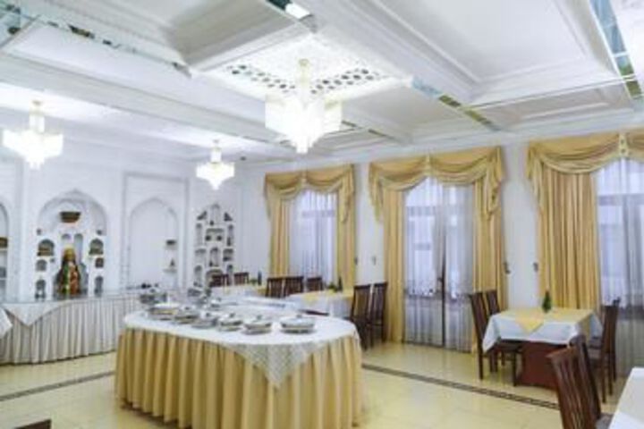 Dining 17 of 17