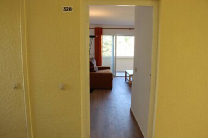 Room 8 of 18