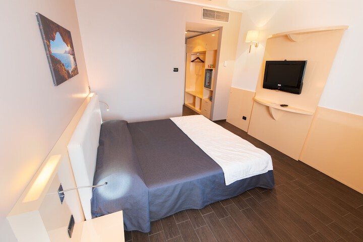 Room 21 of 44