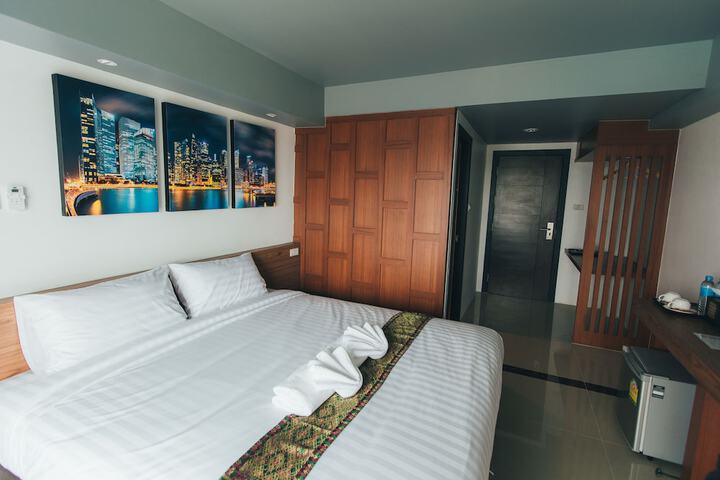 Room 18 of 179