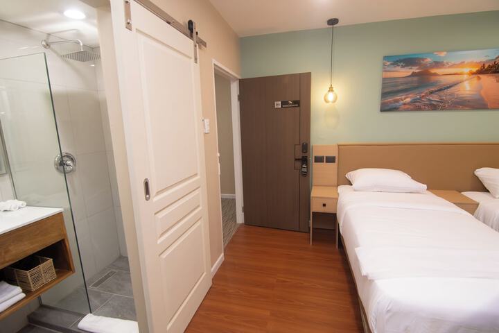 Room 18 of 49