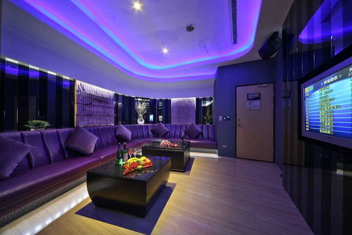 Room 7 of 65