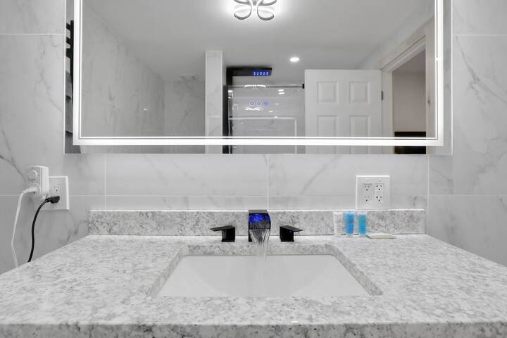 Room 14 of 22